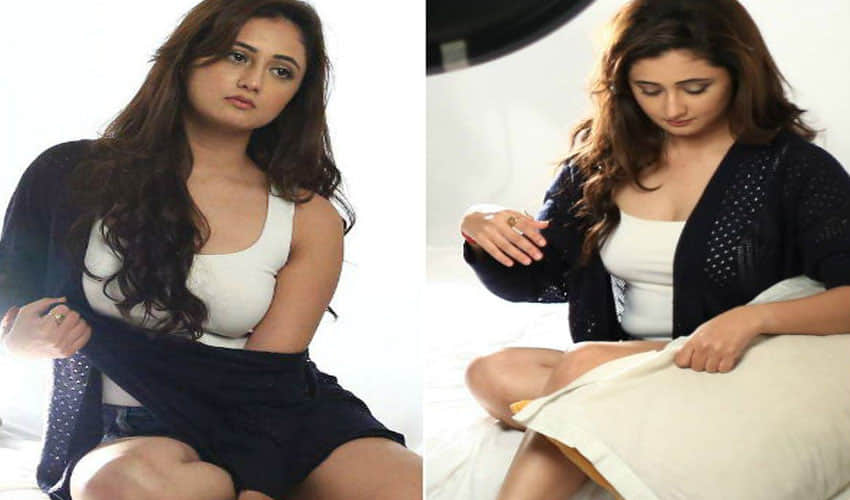 this heroine felt embarrassed in front of camera