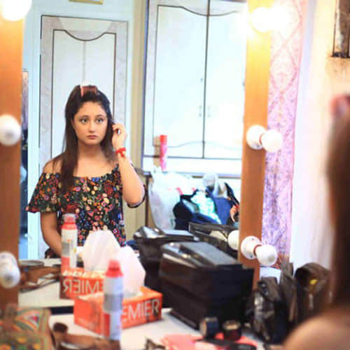 this heroine felt embarrassed in front of camera