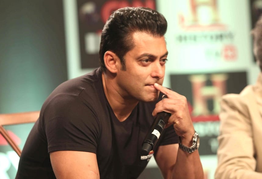 Salman Khan's blackbuck poaching case, Salman leaves shooting at manali.