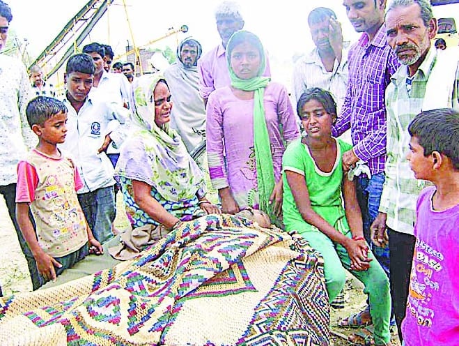Stone crusher at the death of a worker, Hungama