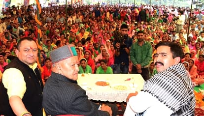 Two PCC Secretaries Give resignation After CM Virbhadra Singh Statements.