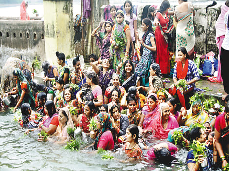 16 make up the worship Mahalaxmi