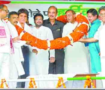 Rizwan showed strength in mega rally crowds