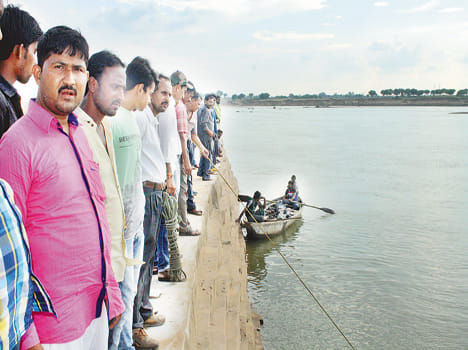Ken teens drown in the river, death, one missing
