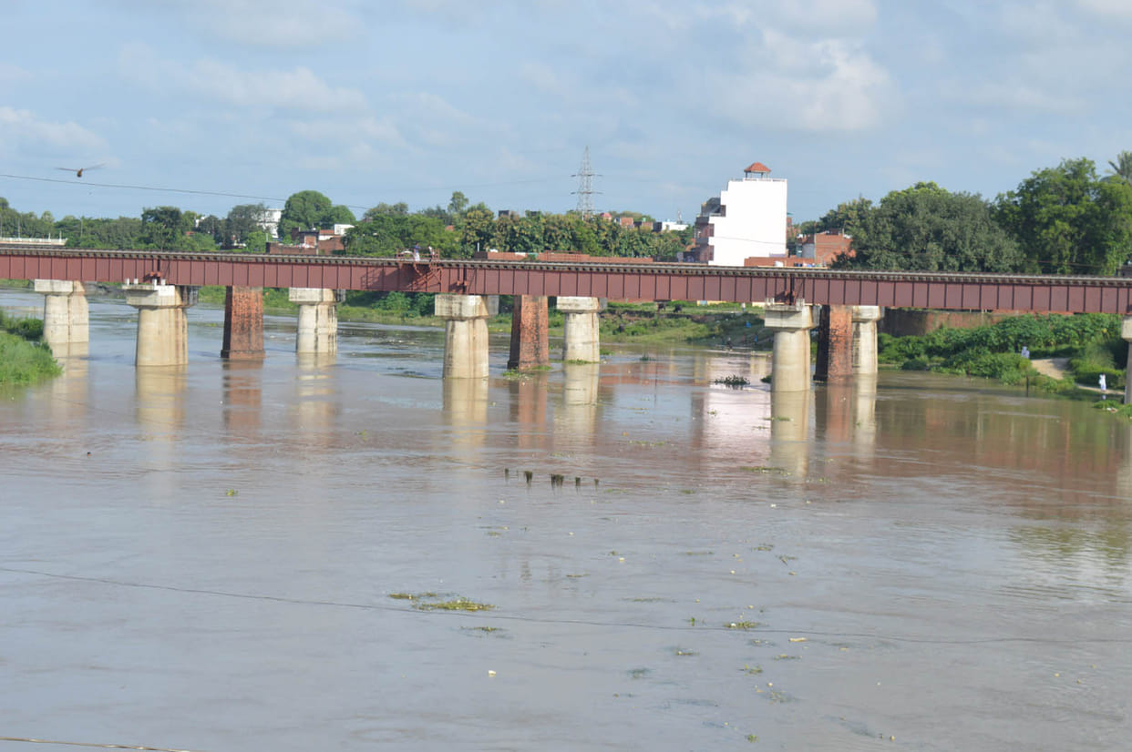 The water level of the river increased from rain lacerated wound