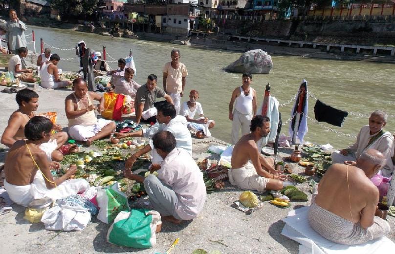 Libation in Bageshwar
