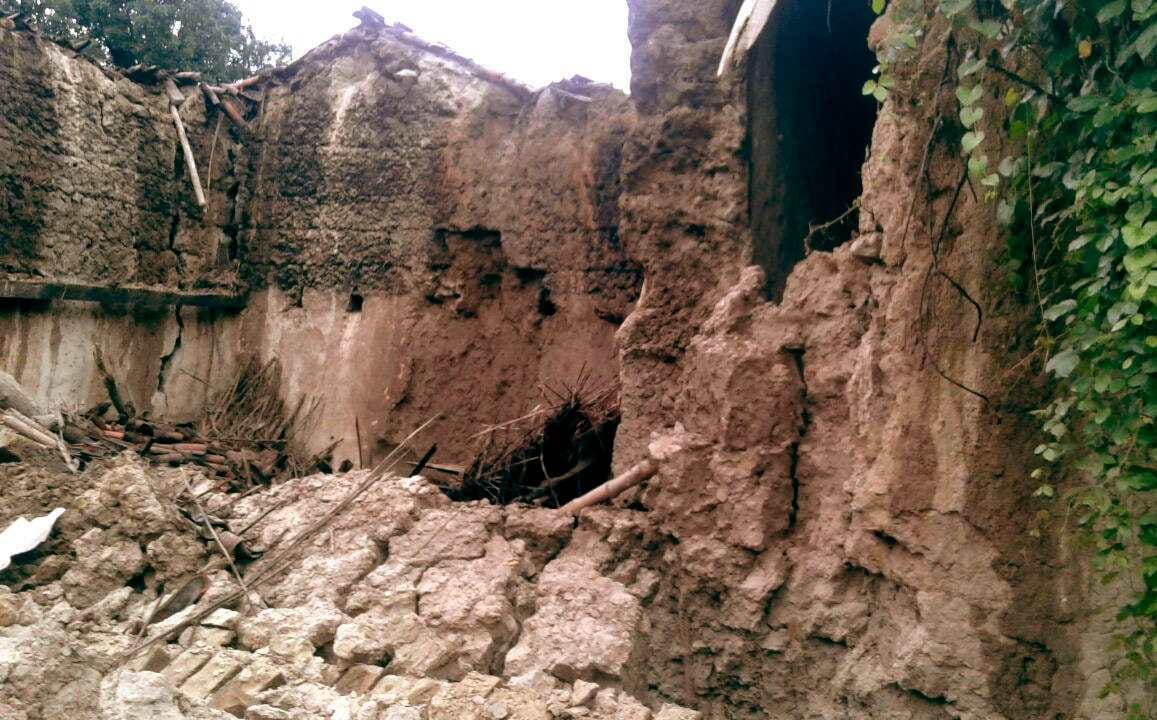 Many houses collapsed, five injured