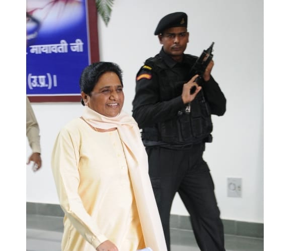What is the win-loss for Mayawati in UP election 2017 