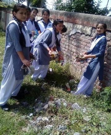 NSS volunteers cleaning in dwarahat