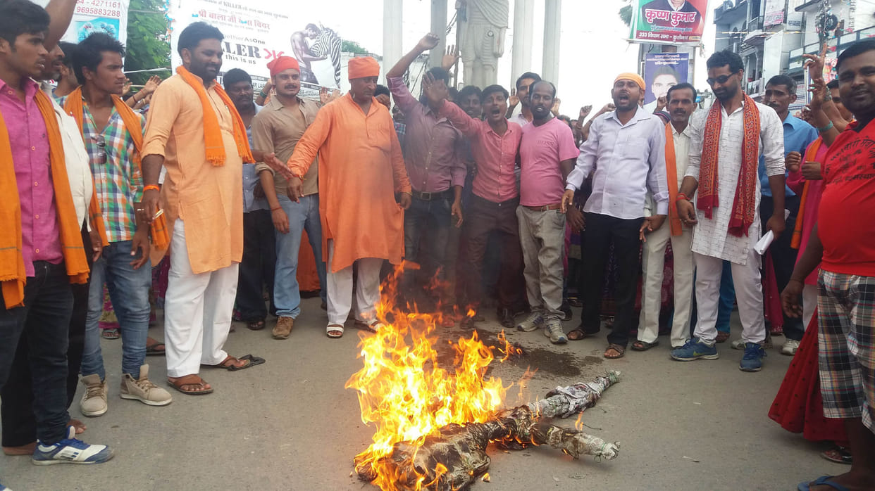 hiyuva burnt pak pm effigy