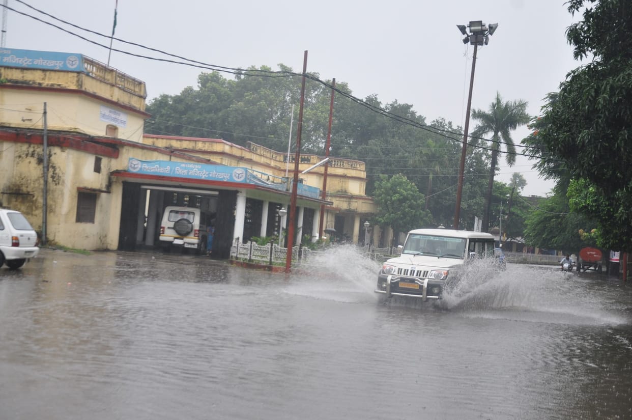 waterlogging due to rain in gorakhpur