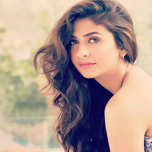 poo is now ready for her entry in bollywood