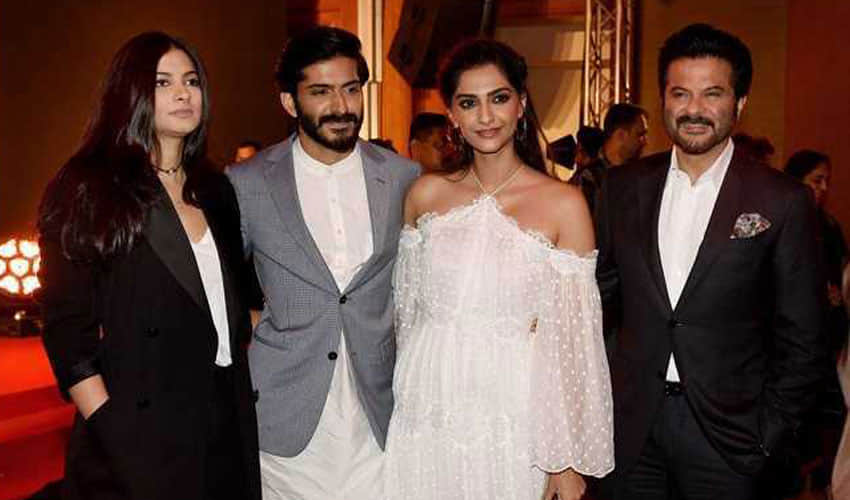 harshvardhan is not able to give answer of anil kapoor