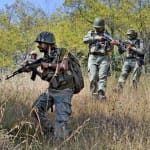 सर्च ऑपरेशन के दौरान सेना के जवान