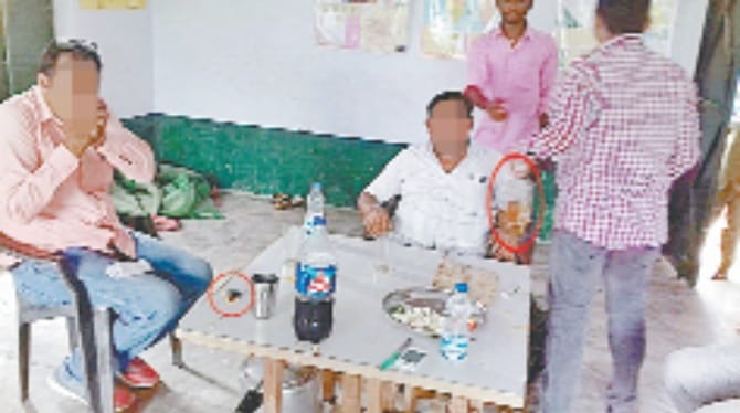 school mein saji sharab ki mehfil