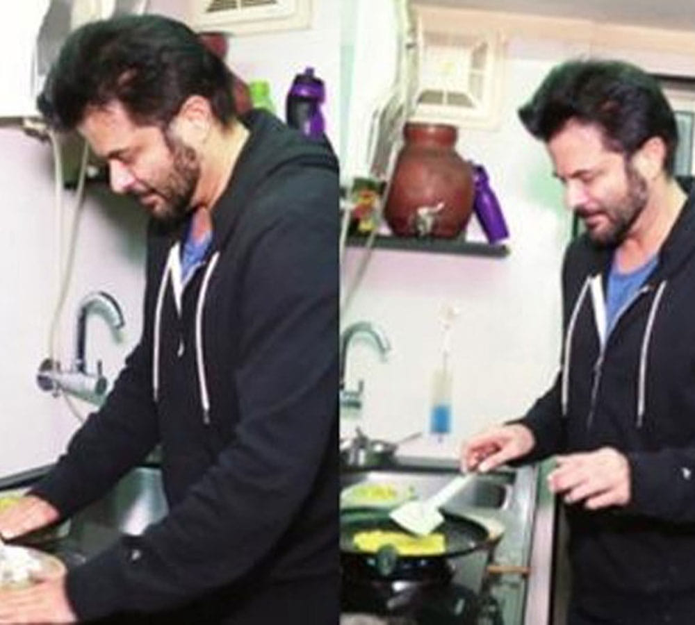 anil kapoor surprise visit at fans house