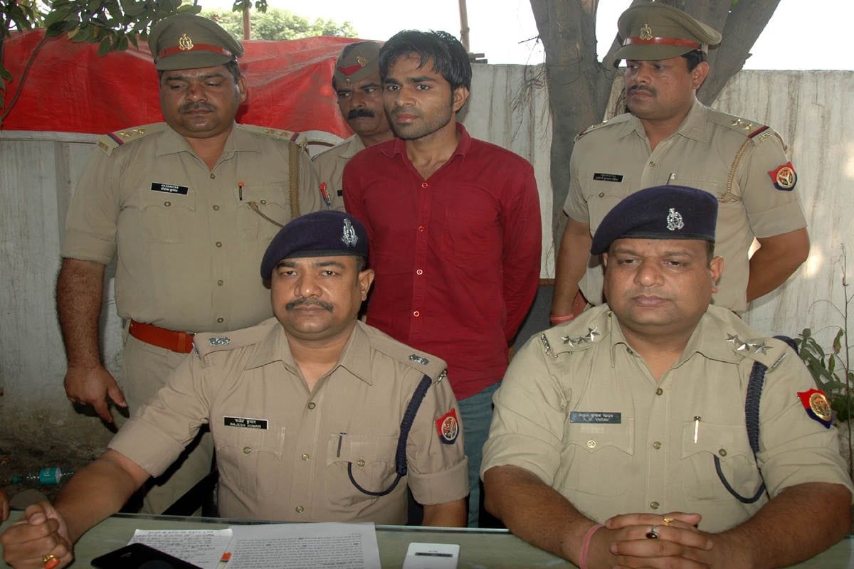 SI's daughter arrested Ashiq disturbing