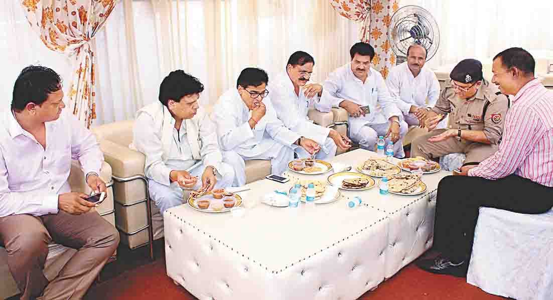 sp leaders reached in mahboob party