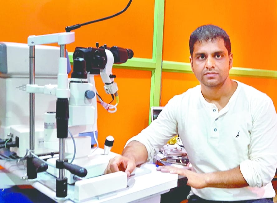 STORY OF A DOCTOR WHO LEFT HIS JOB TO SERVE POORS