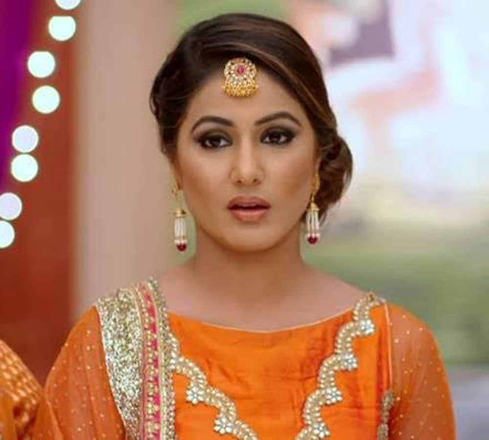 photo leaked from the set of bigg boss 11 getting viral over social media  