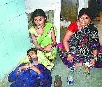 Two hours patient suffers on the floor in the district hospital 