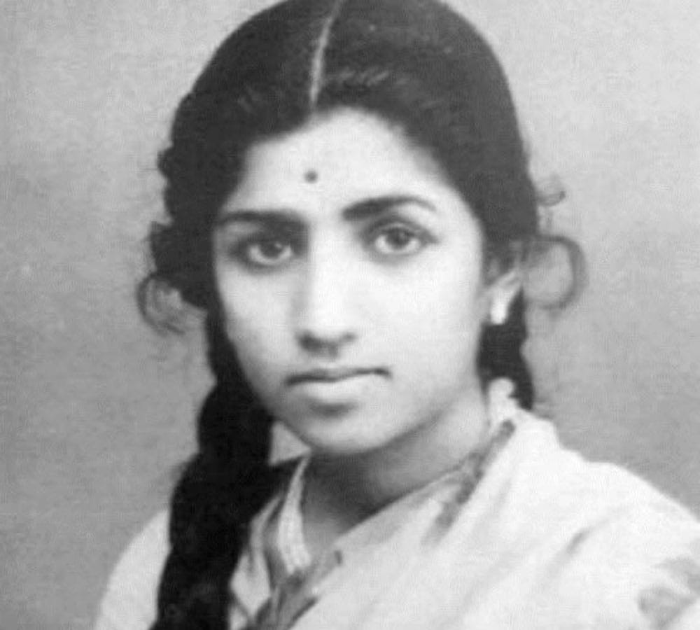 lata mangeshkar birthday special given a slow poison