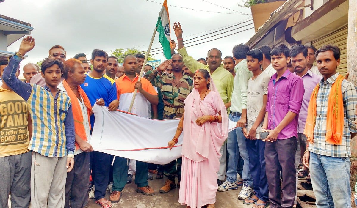 Collected donations for the families of martyrs