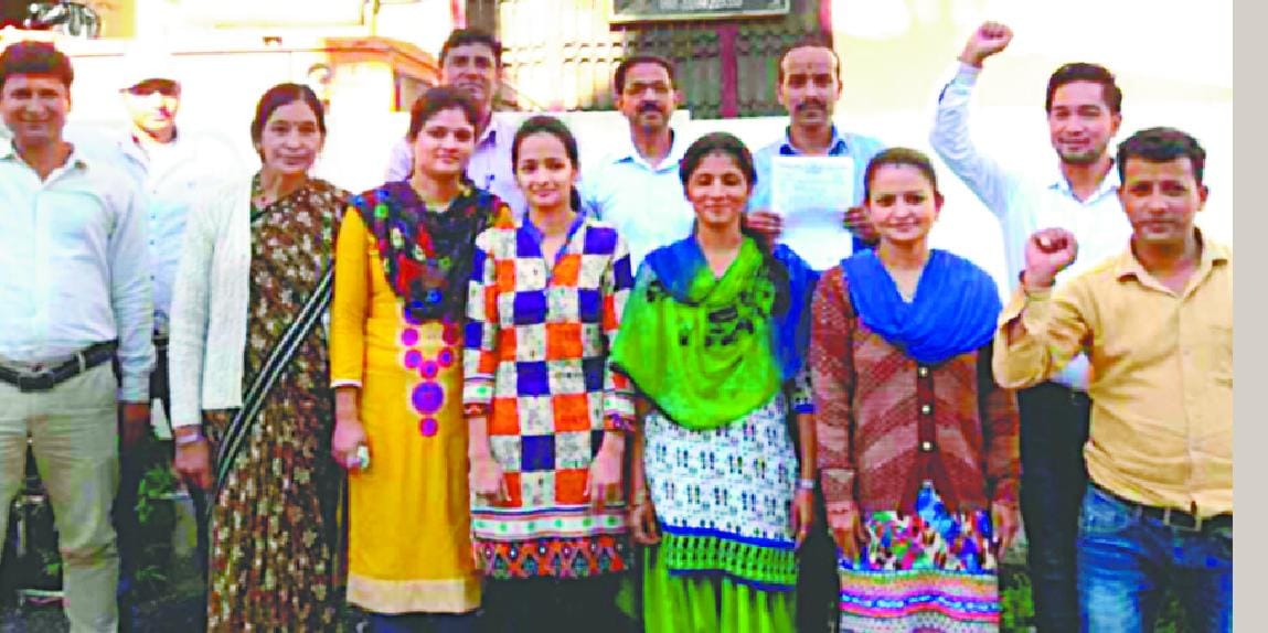 Recounted commerce ministerial personnel are on strike