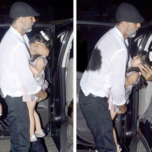 papa akshay give precious gift to daughter nitara