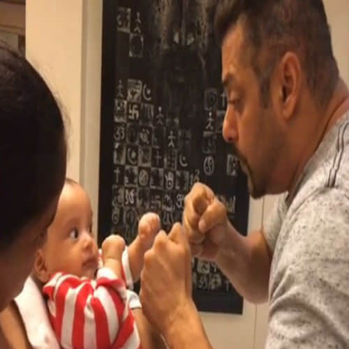 salman and ahil's photo goes on viral