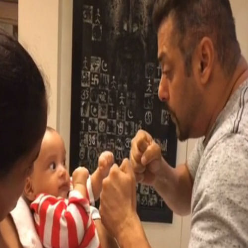 salman and ahil's photo goes on viral