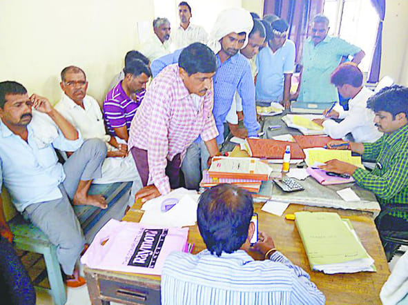 Farmers burnt transformers in the transformer workshop instead found new transformer, Hungama