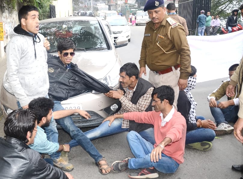 Blind People protest at Chotta Shimla, chakka jam.