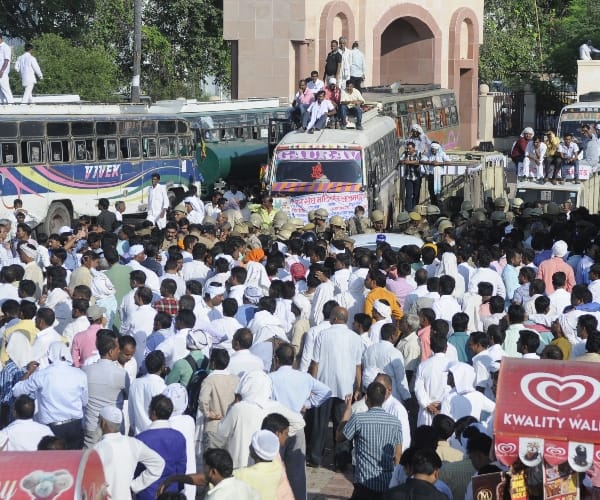  Police lathicharge on gram pradhans.