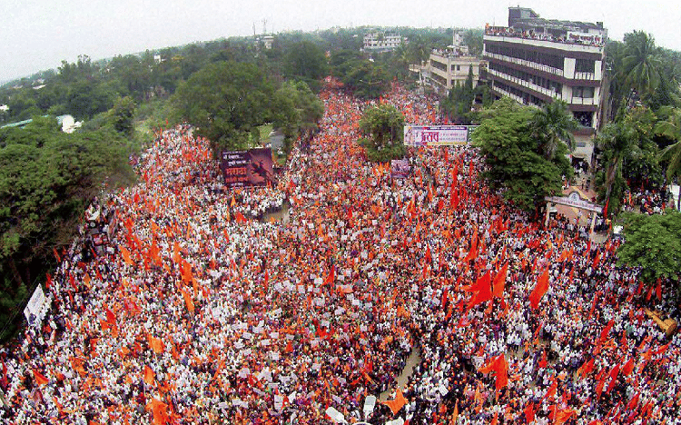 Maratha movement : Maratha and Dalit face to face, Fadnavis government in trouble
