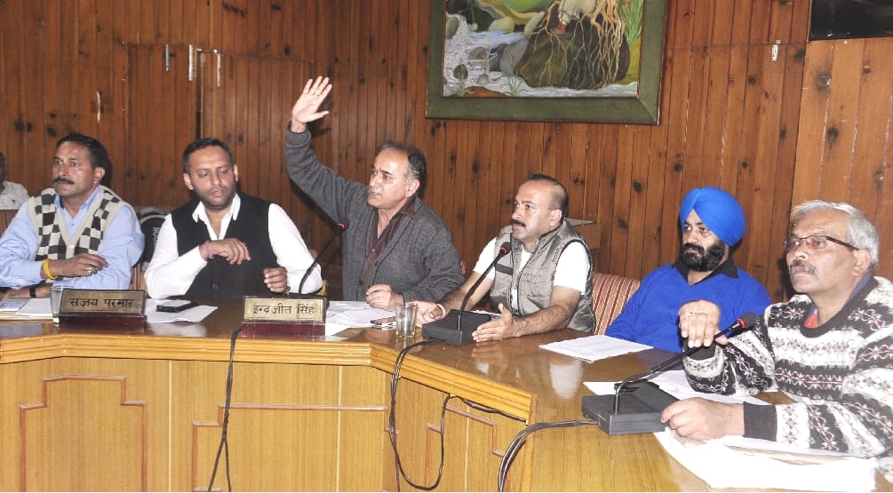 MC Shimla meeting on Water Crisis in Closed Room.