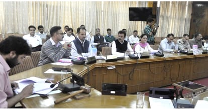 MC Shimla meeting on Water Crisis in Closed Room.