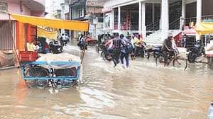 haive rain in city everyhere water