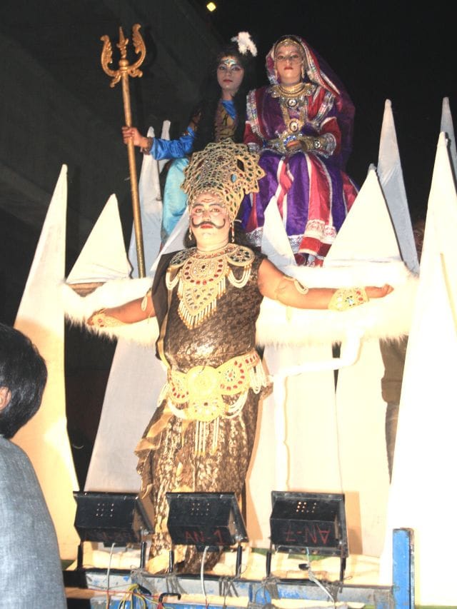 Ganesh procession began from the Ramlila staged