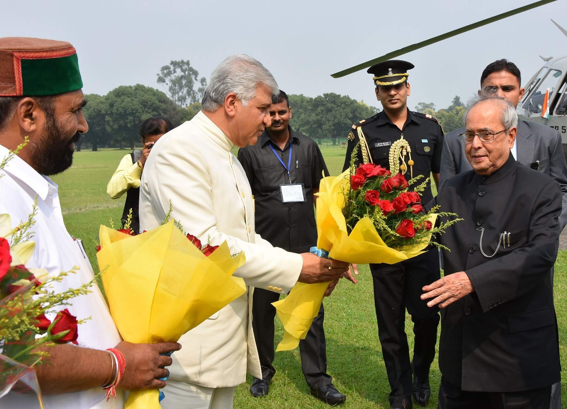 photos of president dehradun visit.