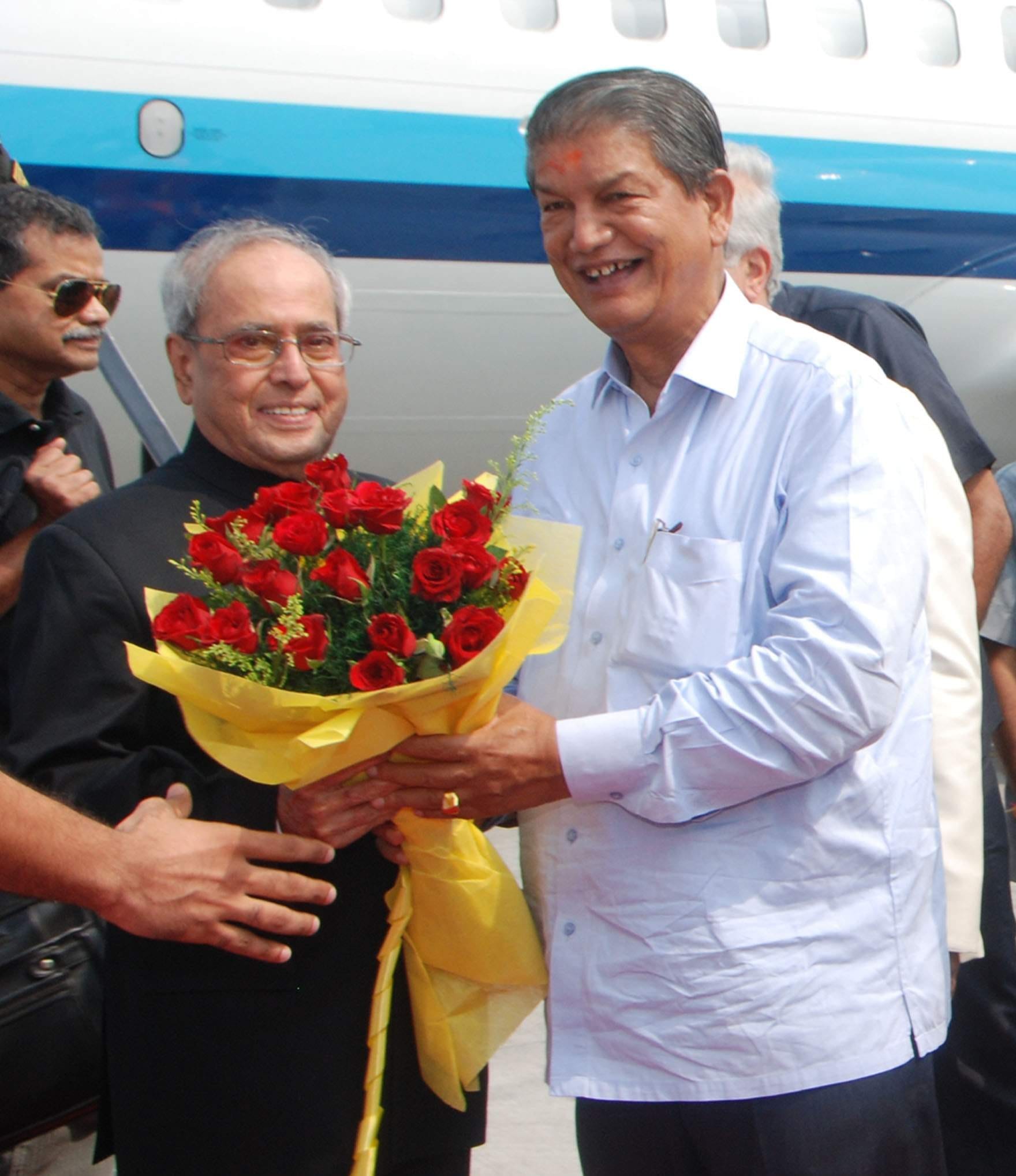 photos of president dehradun visit.