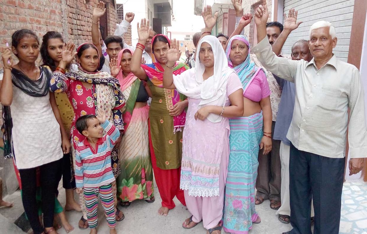 Protesting against municipality.