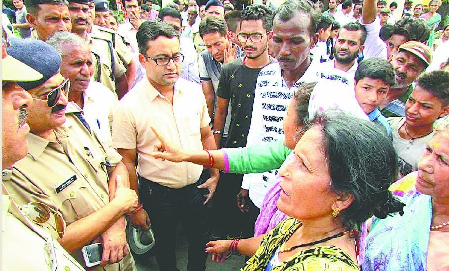 Tiger again, a woman injured