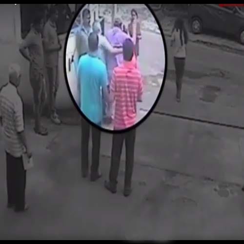man beatan mother and daughter in Pune for saving stray dogs