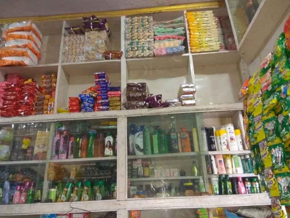 General store lock Breaking theft of thousands