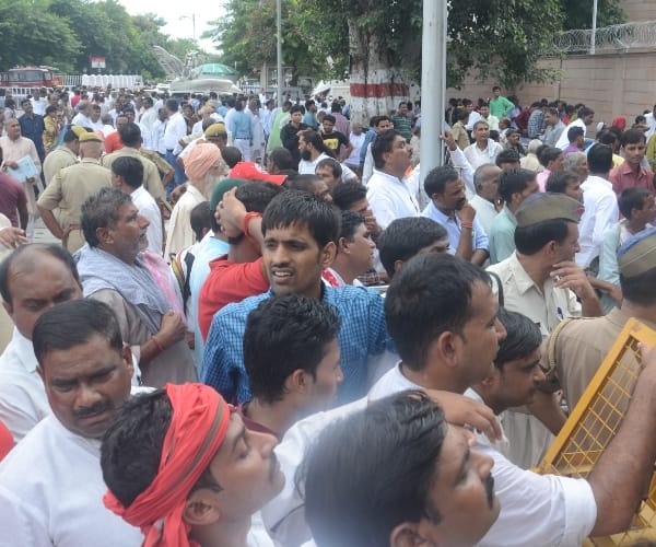  CM akhilesh yadav's last janata darbar in Lucknow.