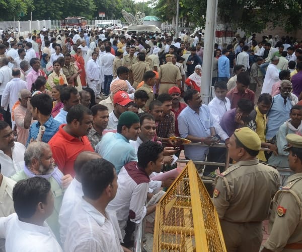  CM akhilesh yadav's last janata darbar in Lucknow.