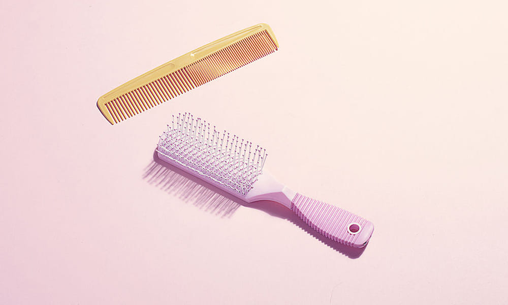 beauty hacks related to old toothbrush