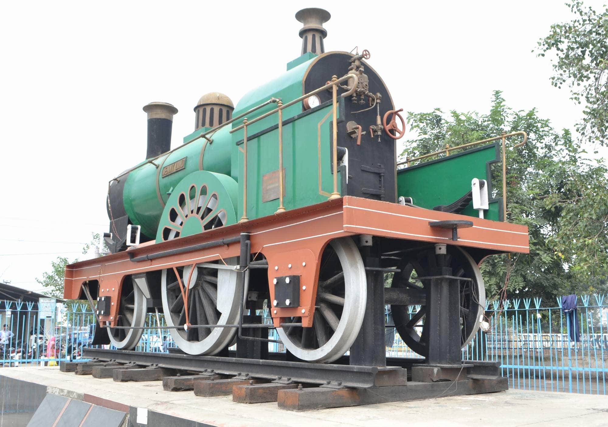 india's first railway between roorkee to piran kaliyar.