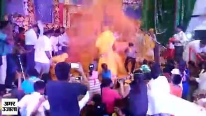 devotees played flower holi in bareli